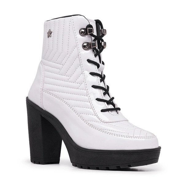 bota-montaria-feminina-coturno-cano-curto-salto-alto-estilosa-elegante-com-metal-bordadocadarco-maju-schiareli-11715-branco-verniz-6