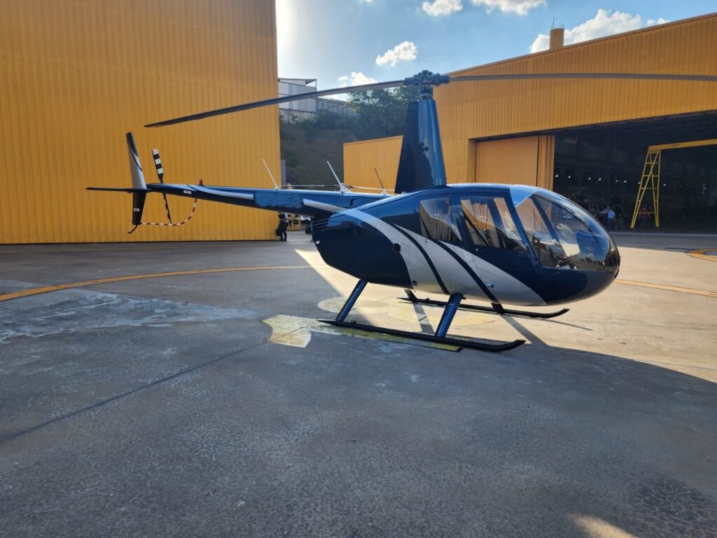 ROBINSON R44 RAVEN II 2008 • Exoticus