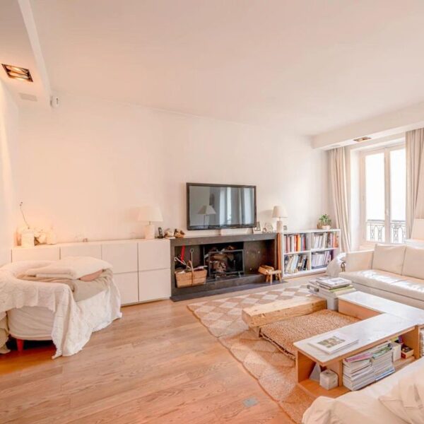 apartment-for-sale-champs-elysees-madeleine-triangle-d-or-01