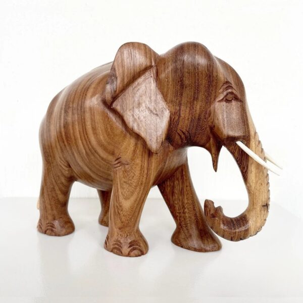 escultura-de-elefante-em-madeira-nandu-01