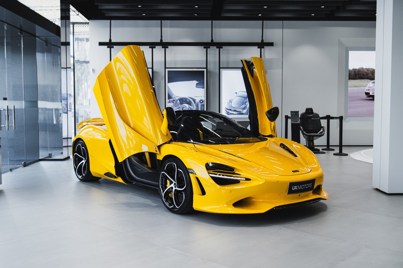 750s-spider-yellow_01