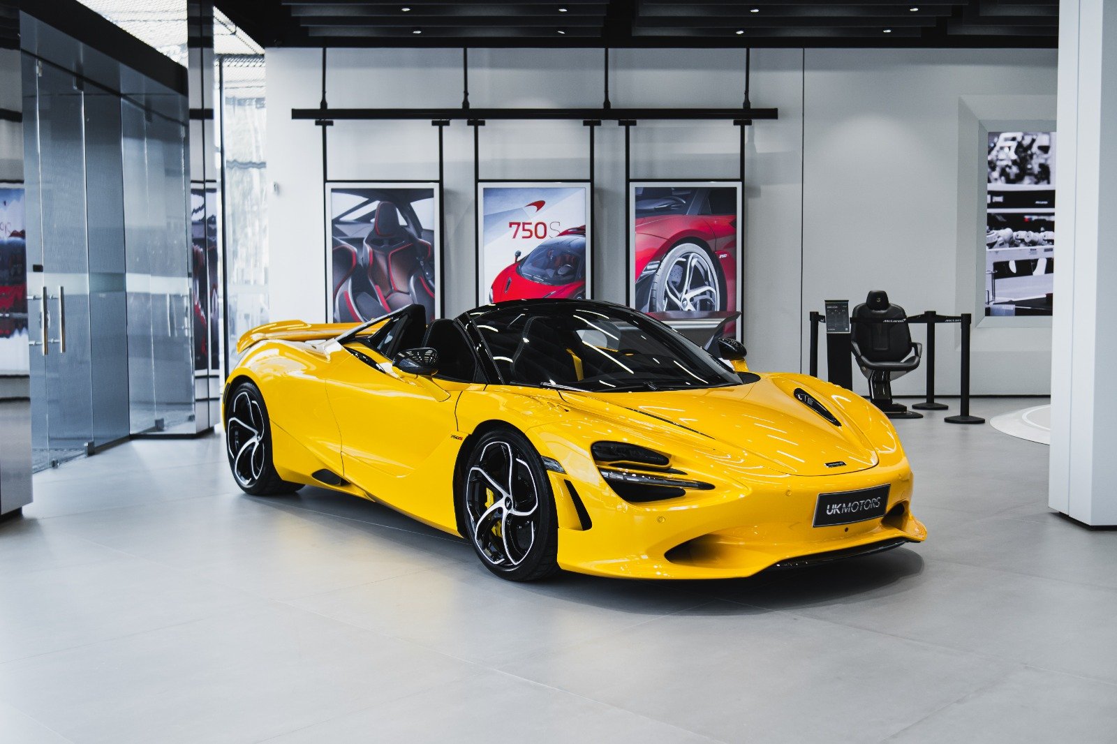 750s-spider-yellow_010