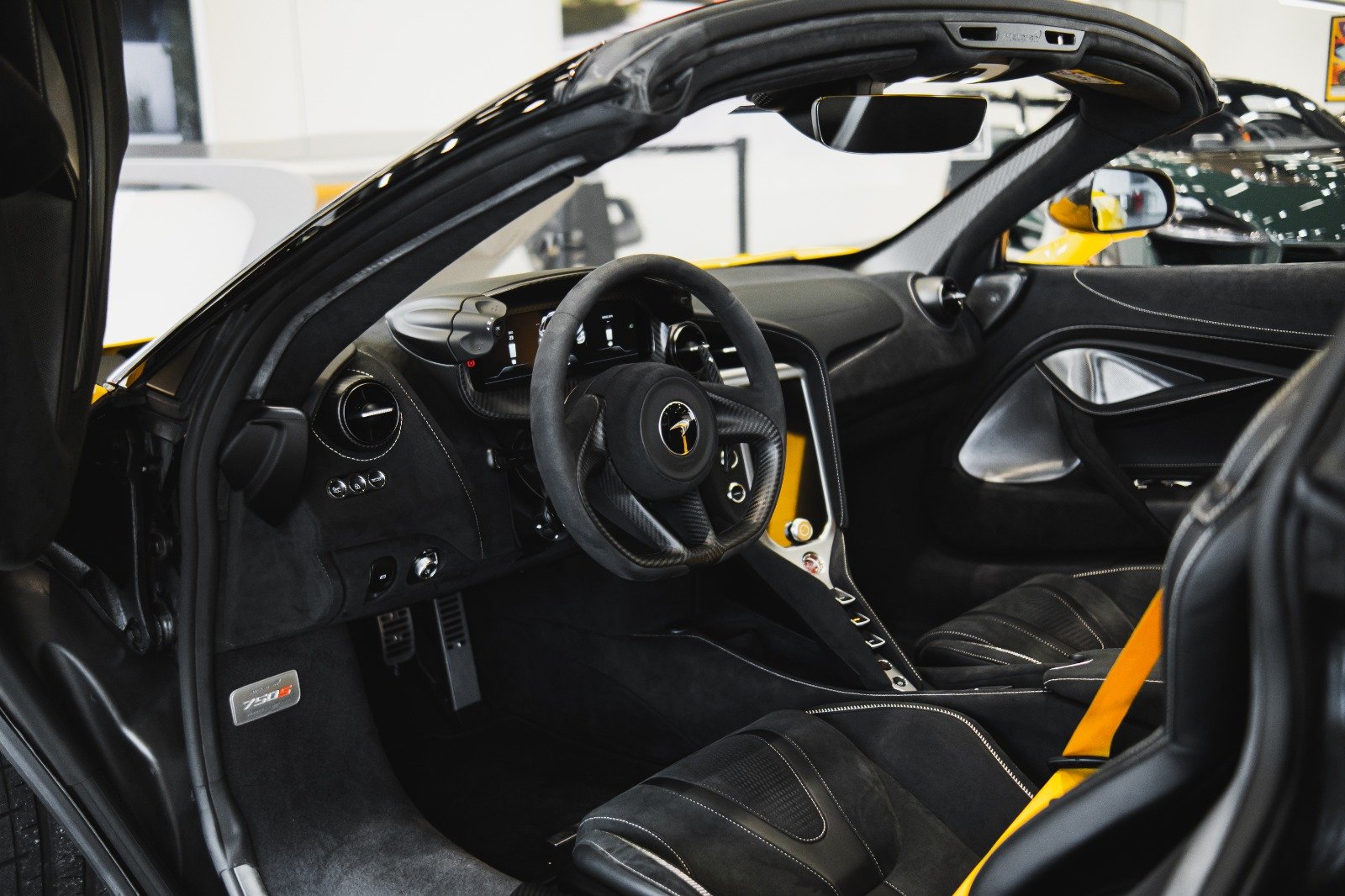 750s-spider-yellow_011