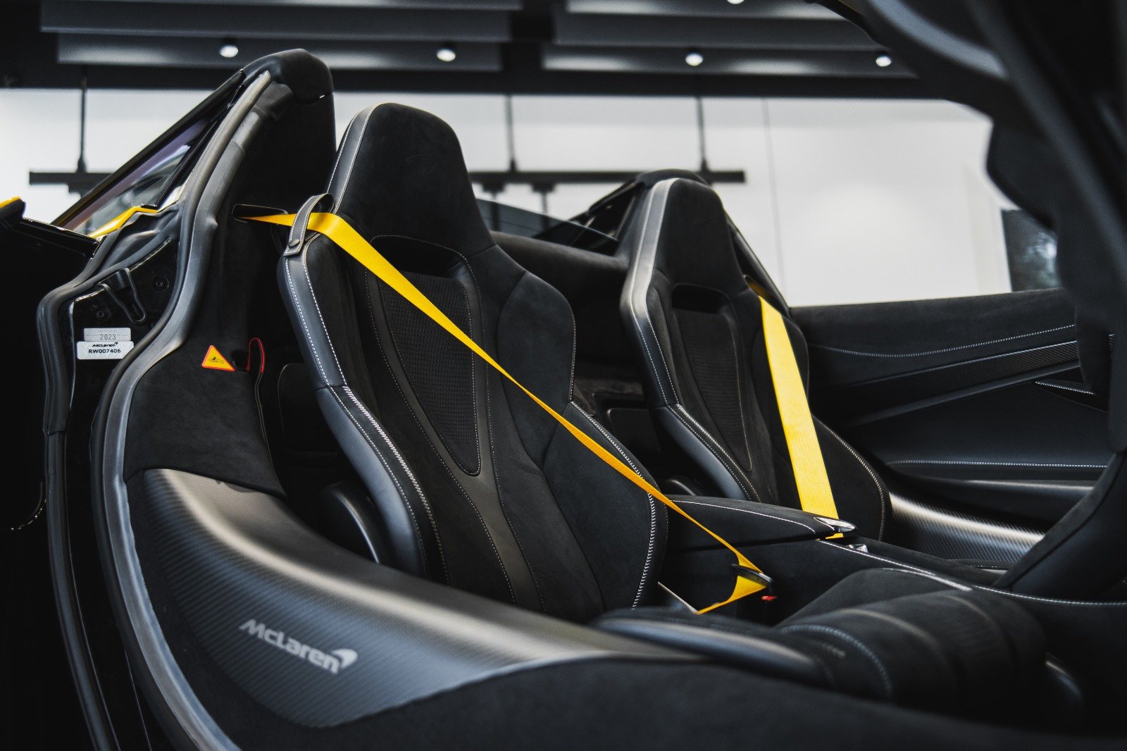750s-spider-yellow_013