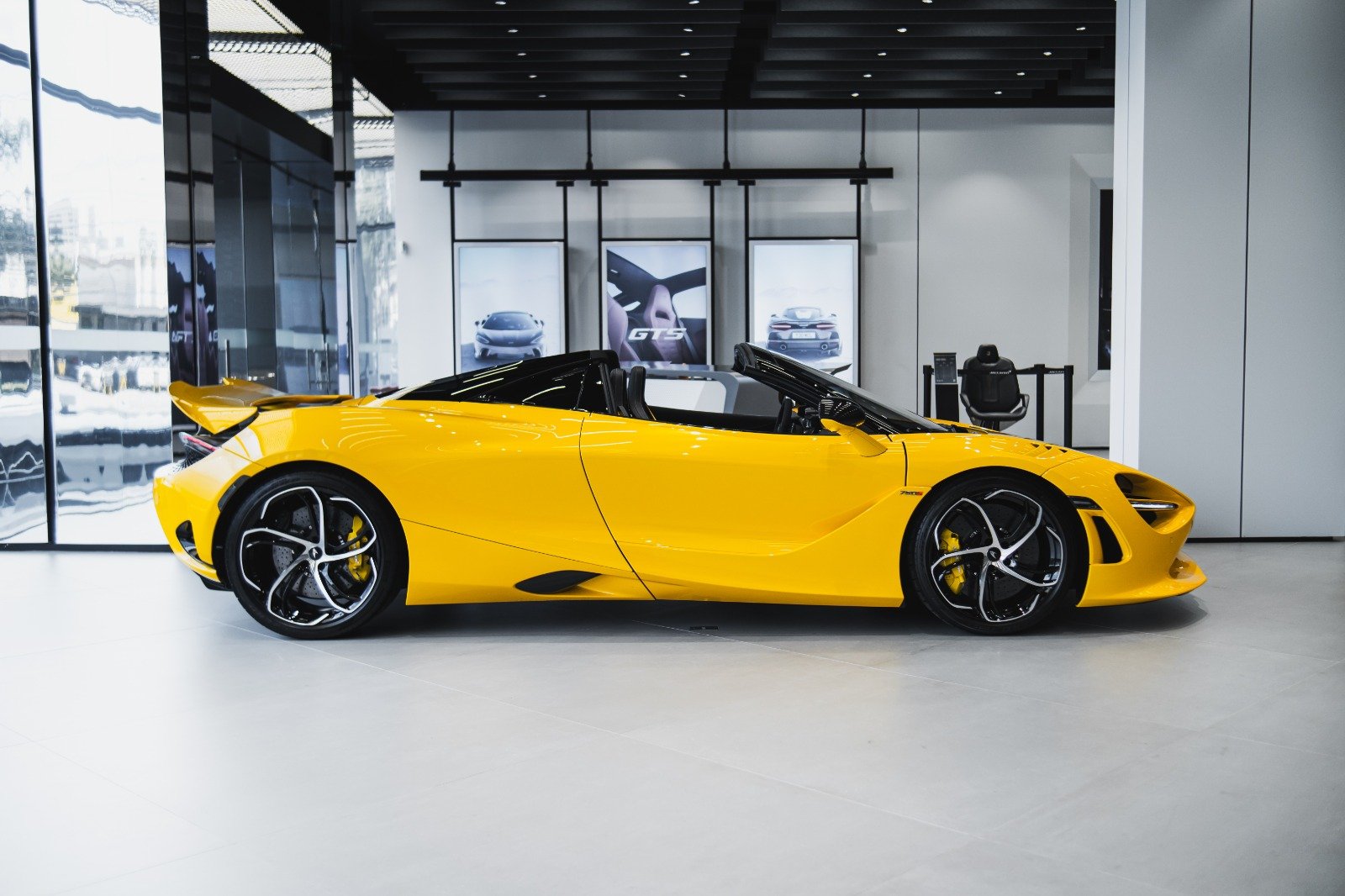 750s-spider-yellow_04