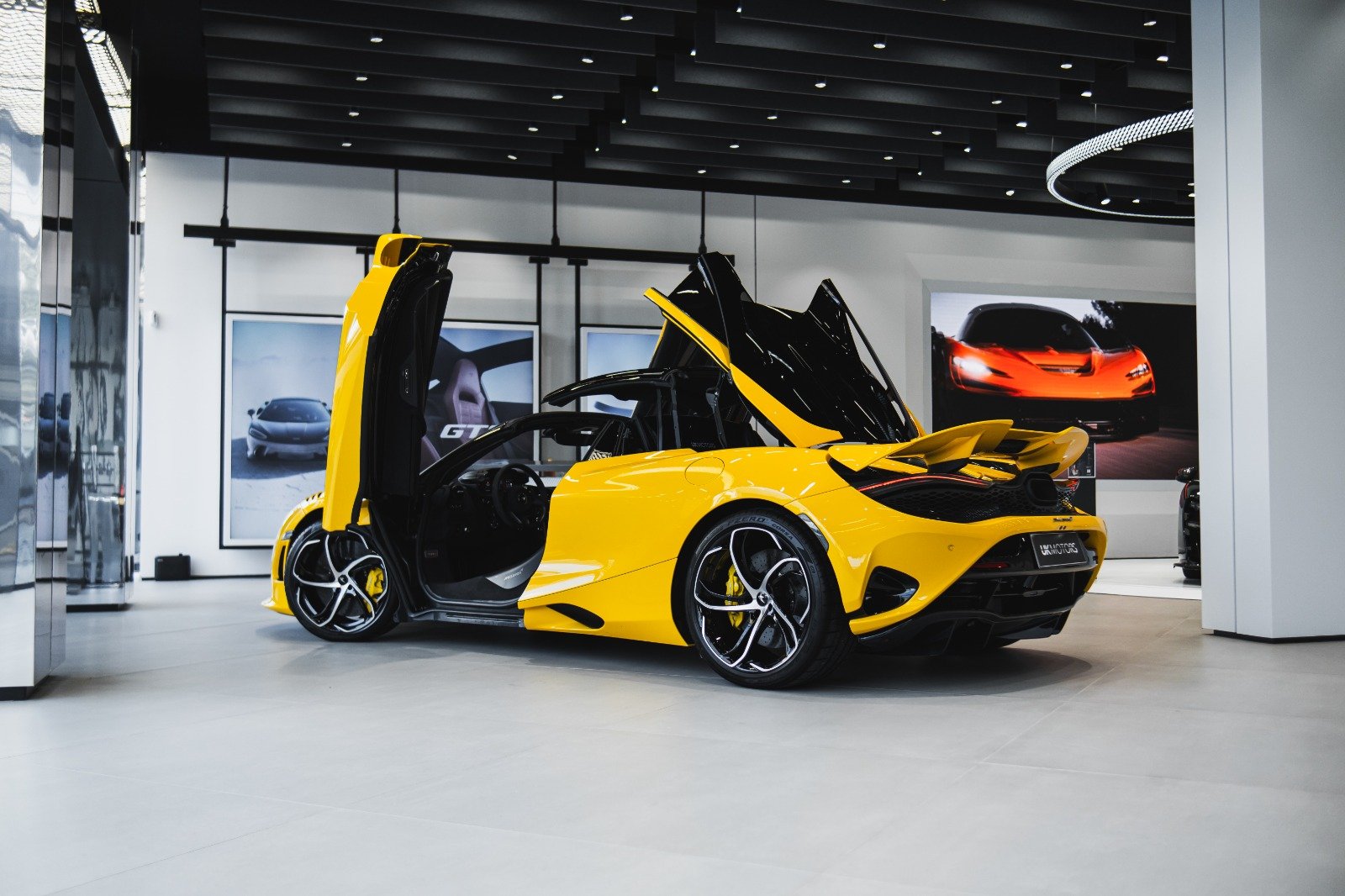 750s-spider-yellow_09